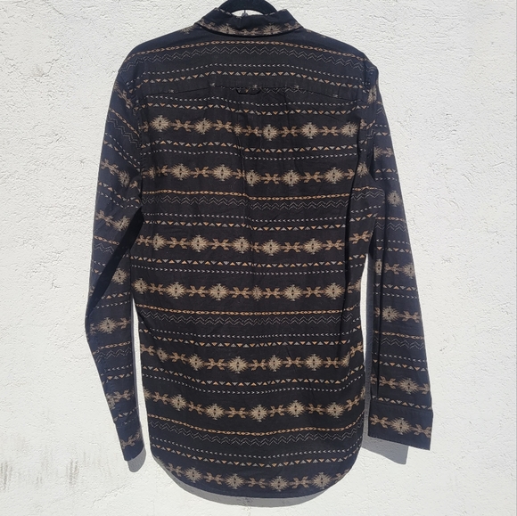 American Eagle Men's Medium Tall Button-Down Shirt - Picture 2 of 6